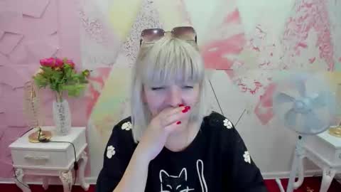 06angel online show from October 8, 11:27 am