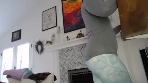 Aurora Willows online show from December 15, 8:27 pm