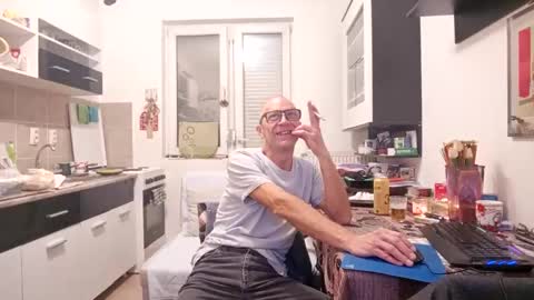 1973man online show from December 13, 7:53 pm