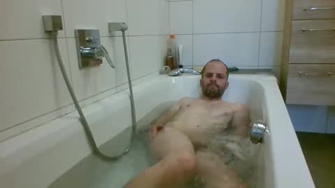 Snapshot of 19berni91 chatting on October 19, 1:27 pm berni online show from October 19, 1:27 pm