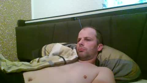 Snapshot of 19berni91 chatting on September 14, 6:04 am berni online show from September 14, 6:04 am