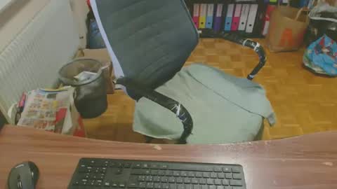 19cooch89 online show from February 11, 7:29 pm