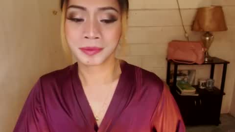 Snapshot of 1bigsurprise4you chatting on February 4, 1:23 am angel online show from February 4, 1:23 am