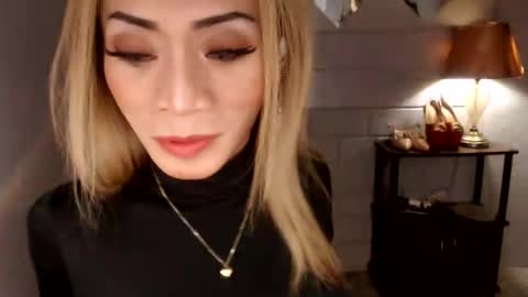 angel online show from April 10, 7:18 pm