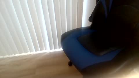 i erupt if you suck ur nipples 4 me and look at the camera while watching me online show from April 12, 6:01 pm