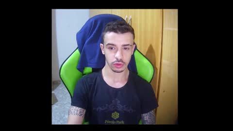 Snapshot of 1good_vibes1 chatting on February 22, 10:42 pm 1good_vibes1 online show from February 22, 10:42 pm