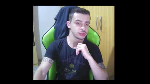 Snapshot of 1good_vibes1 chatting on October 21, 2:49 am 1good_vibes1 online show from October 21, 2:49 am