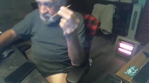 1handyanddee online show from February 26, 2:30 am