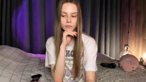 Lily 3 online show from February 23, 7:07 pm