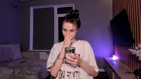 Lily 3 online show from April 28, 8:24 pm