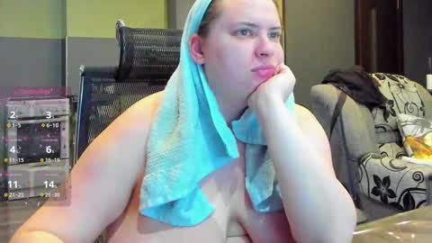 1LINDSEY1 online show from October 16, 7:19 am