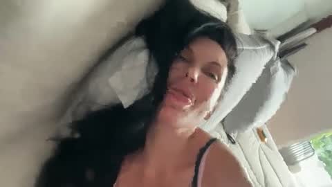 Onna online show from September 23, 8:37 pm