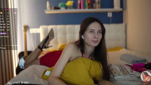 Snapshot of 1mari_01 chatting on March 12, 7:25 pm Marie online show from March 12, 7:25 pm