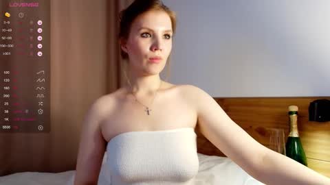 Snapshot of 1slavicdoll chatting on September 15, 5:09 am VICTORIA online show from September 15, 5:09 am