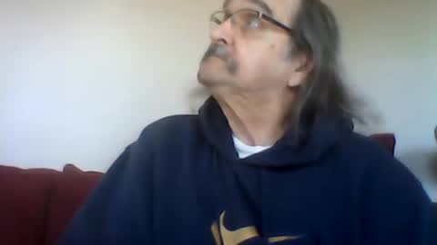 1valentine online show from December 3, 6:00 pm