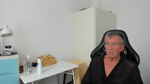 Henk online show from May 17, 11:08 am