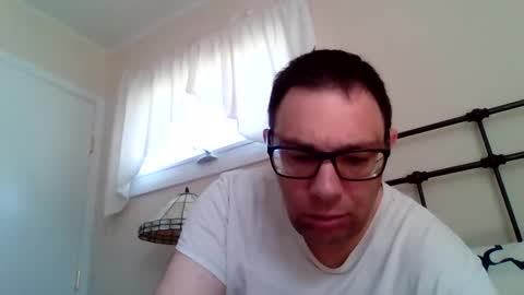 21piolts online show from April 18, 3:47 pm