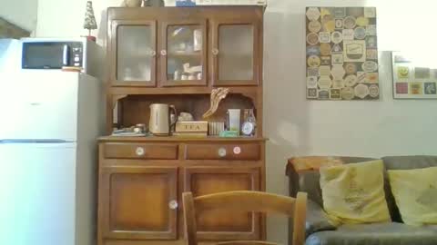 22esserre online show from November 21, 12:47 pm