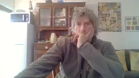 22esserre online show from January 29, 1:49 pm