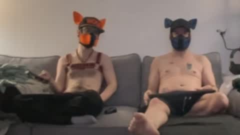 2pupsinheat online show from July 11, 12:37 am