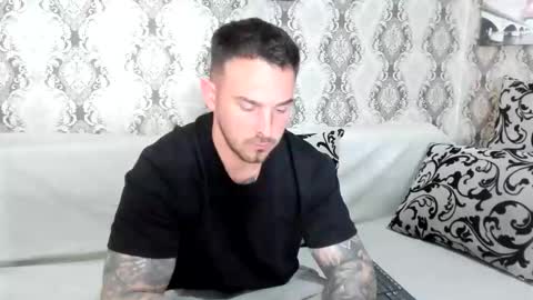 2sexymuscles online show from April 21, 7:54 pm