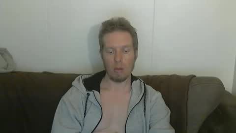 2small4you83 online show from May 5, 4:57 pm