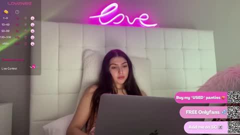 Venus Raee online show from February 26, 8:25 pm