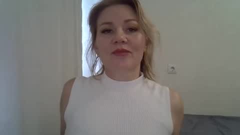 Snapshot of 3susie chatting on September 23, 8:52 am 3susie online show from September 23, 8:52 am