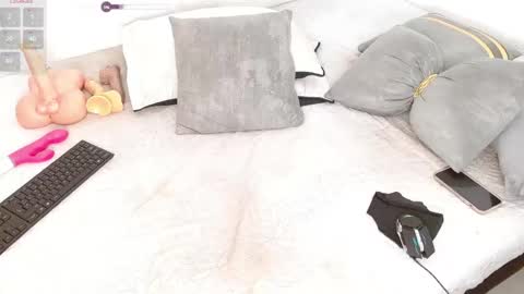 493ashlyfoxx online show from March 8, 2:15 am