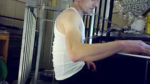 4u2keeplockedup online show from November 30, 3:46 am