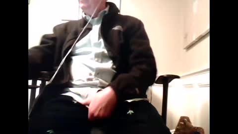 Snapshot of 4uguys chatting on December 8, 5:17 am 4uguys online show from December 8, 5:17 am