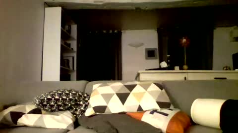 Num online show from December 5, 7:11 pm