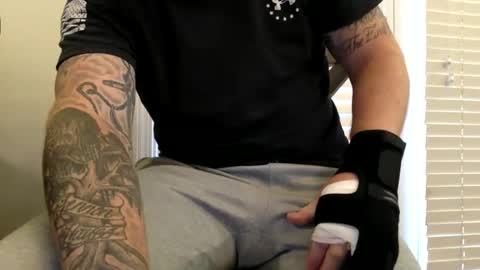 7incherinhand online show from November 7, 1:24 pm