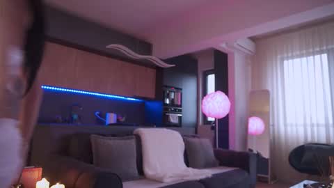 8selene online show from January 6, 2:10 pm