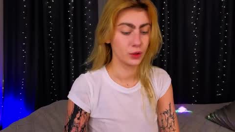 Willow online show from April 3, 9:11 pm