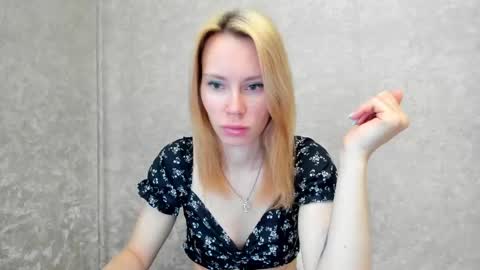 _alex1819 online show from April 20, 7:11 am