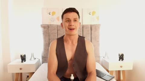 Snapshot of _andrewfalcon2 chatting on February 25, 7:38 pm _andrewfalcon2 online show from February 25, 7:38 pm