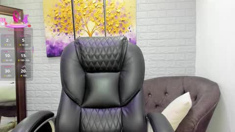      online show from December 14, 8:04 pm