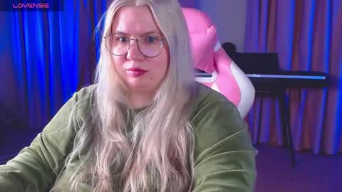 Snapshot of _ariaakashi_ chatting on February 13, 2:31 pm _ariaakashi_ online show from February 13, 2:31 pm