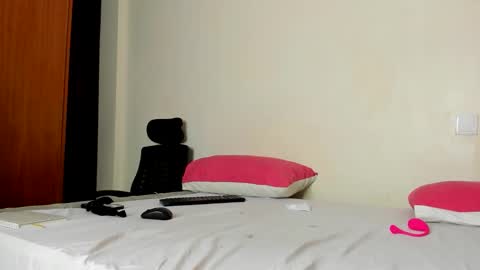 Ariah independent model online show from September 16, 3:41 am