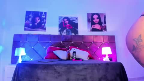 Snapshot of _ariana_lopez_ chatting on February 17, 12:27 pm Ariana online show from February 17, 12:27 pm