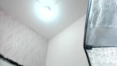 Aura online show from December 22, 3:35 am