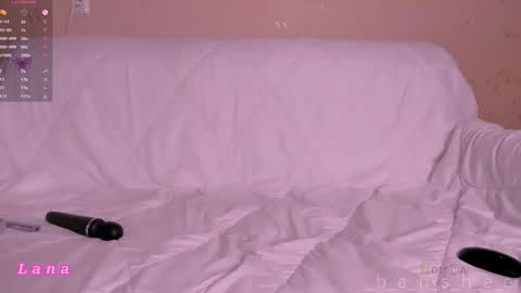 Snapshot of _b_a_n_s_h_e_e_ chatting on September 19, 5:49 pm Emily - BLONDE Jennifer - RED hair online show from September 19, 5:49 pm