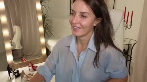 Snapshot of _beylly chatting on February 26, 2:30 am Beylly online show from February 26, 2:30 am
