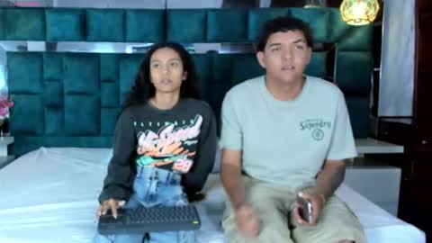 _bonnyandclyde online show from March 19, 12:32 pm