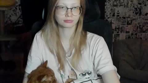 Snapshot of _caramel_milk_ chatting on October 7, 2:07 am Merlizz online show from October 7, 2:07 am