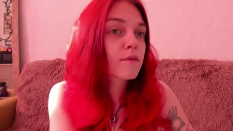 Snapshot of _caroline_coy chatting on October 18, 9:57 am Caroline online show from October 18, 9:57 am