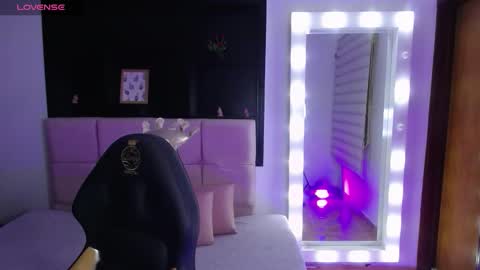 Snapshot of _charlotte_collins_ chatting on October 12, 4:21 pm _charlotte_collins_ online show from October 12, 4:21 pm