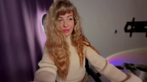 D online show from February 1, 3:42 pm