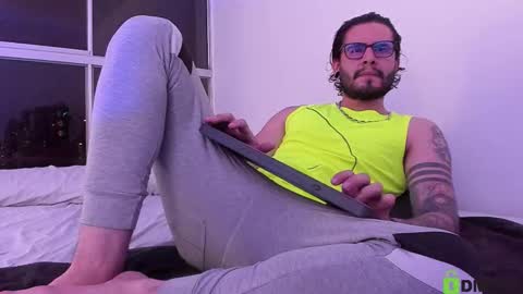 Snapshot of _elon_coxx_ chatting on October 2, 1:04 am  -         online show from October 2, 1:04 am